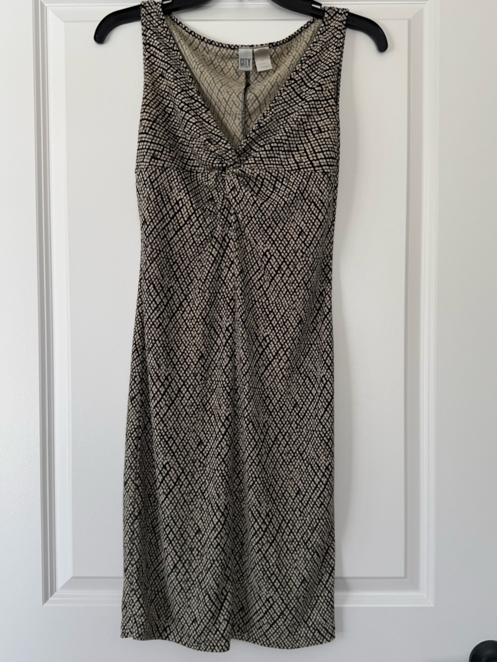 DKNYC Black & Cream Knot-Front Midi Dress